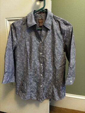 Chico's Button-Down Wrinkle Resistant Blue+White Striped Floral Shirt Size 0